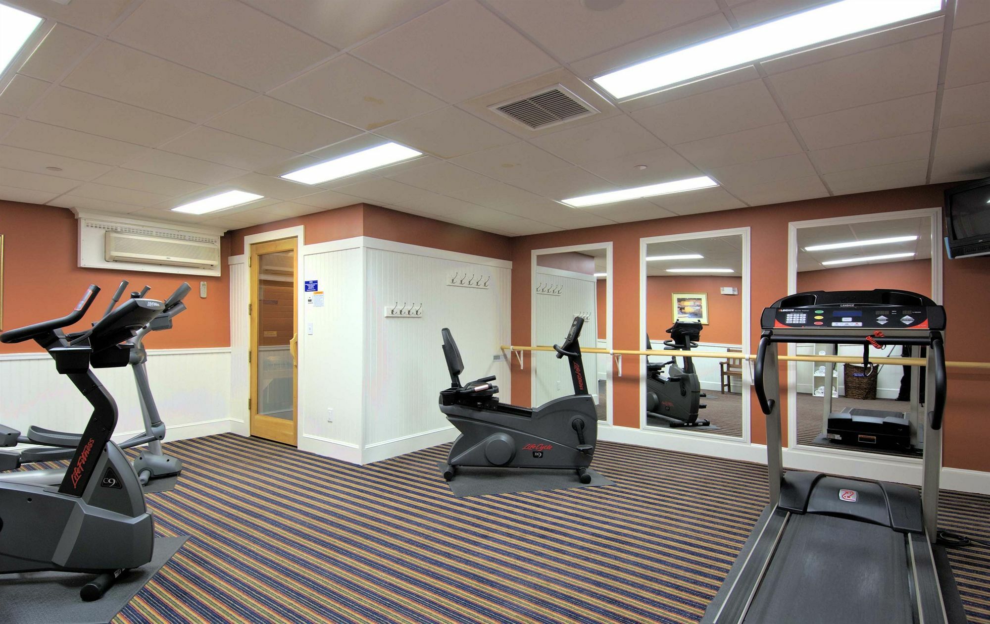 Anchorage Inn And Suites Portsmouth Eksteriør bilde